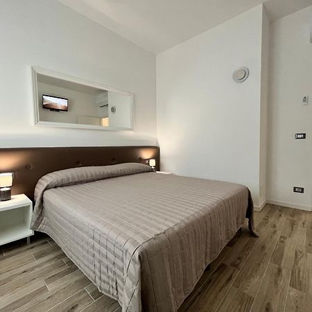 קאבאיון ורונסה Residenza Al Sogno - On Lake Garda מראה חיצוני תמונה